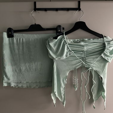 Two-piece set