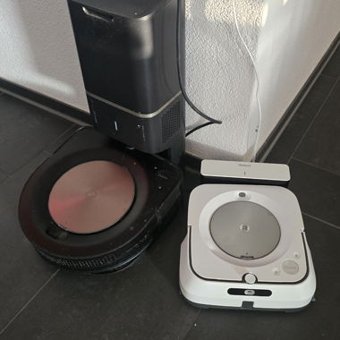 Combo iRobot Vacuum and Mop and Replacement Pieces