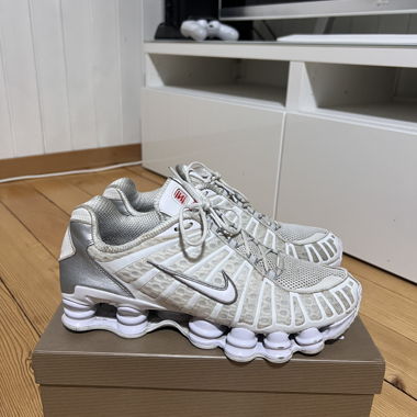 Baskets Nike Shox blanches