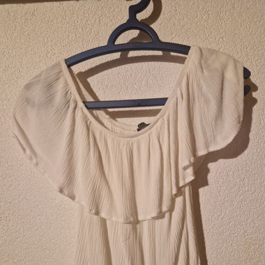 Crop top bianco con volant