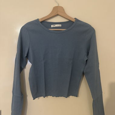 Blaues Top