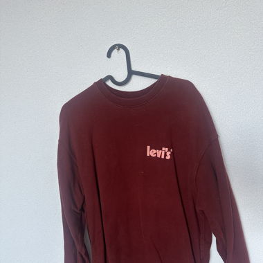Levis Pulli