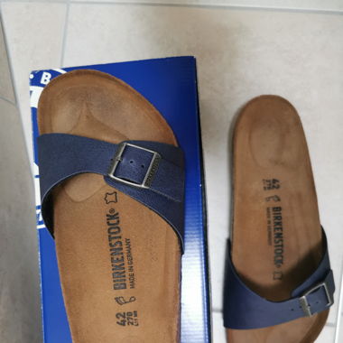 Paire de scandales Birkenstock taille 42 neuve