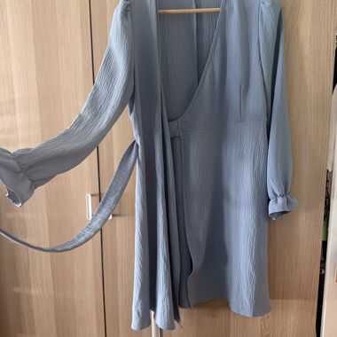 Robe cache-coeur bleue