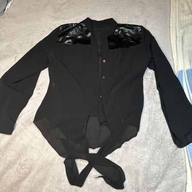 Blusa nera maniche lunghe