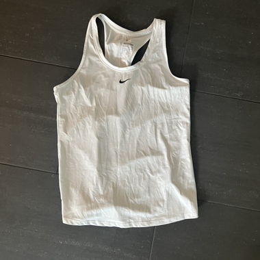 Sporttop von Nike