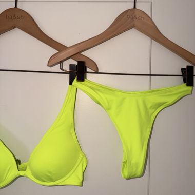 Ensemble bikini jaune fluo