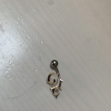 Bauchnabel Piercing Spirale