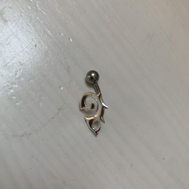 Bauchnabel Piercing Spirale