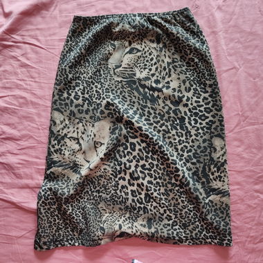 jupe midi vintage avec imprimé léopard
