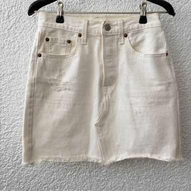 Gonna di jeans Levi’s Premium in bianco sporco