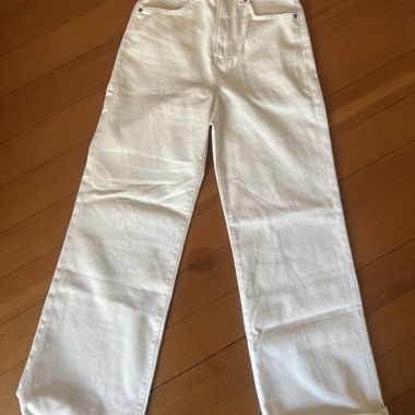 Jeans blancs à jambes larges
