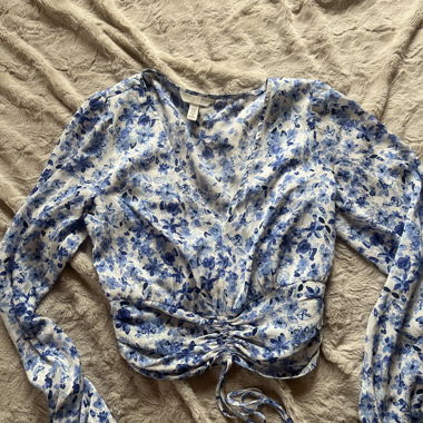 Blau weisse Bluse