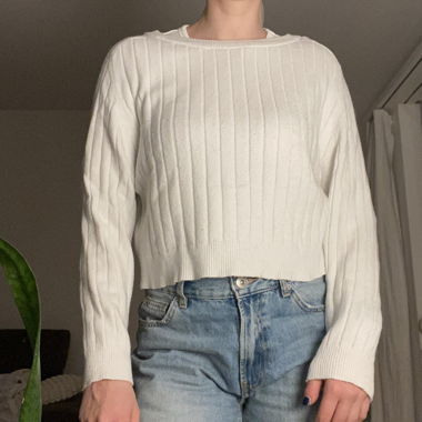 Weisser Strickpullover