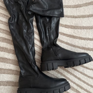 Stivali neri over-the-knee con suola chunky