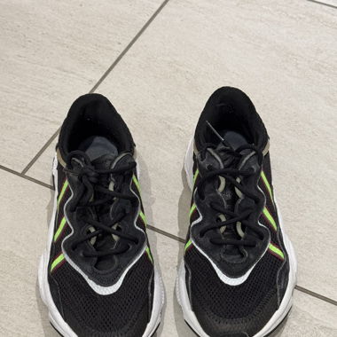 Baskets Adidas Ozweego taille 38 2/3