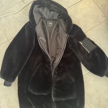 Manteau en fausse fourrure Zara