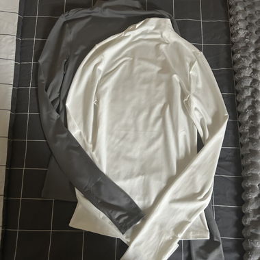 Langarm-Top grau/weiss