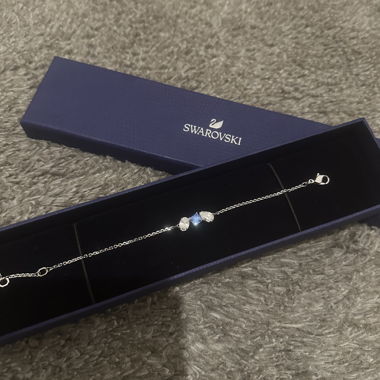 Swarovski bracelet with blue crystals