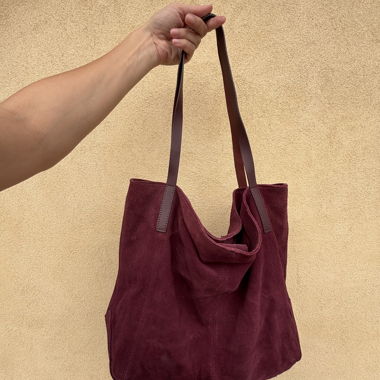 KIOMI / shoulder bag / seude in bordeaux 