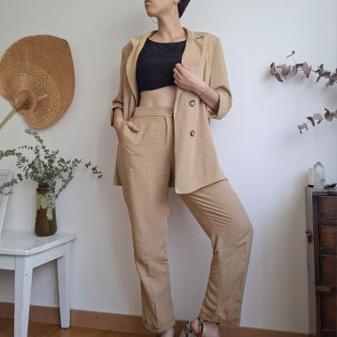 Costume en mélange de lin couleur beige tan