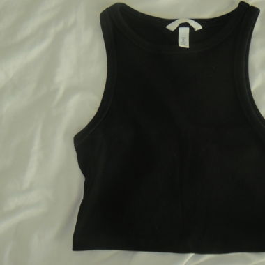 black crop top