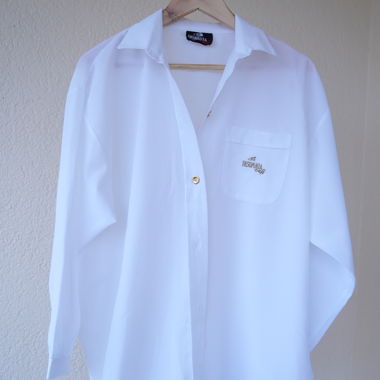 Oversize weisses Hemd von Insomnia Café