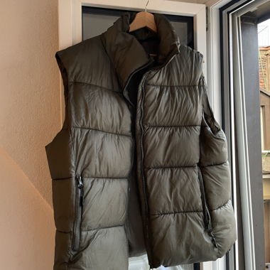 Gilet imbottito in piumino trapuntato oliv