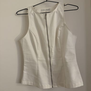 Top bianco con zip