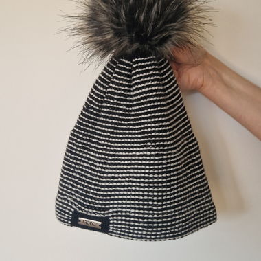 ARECO striped pom beanie