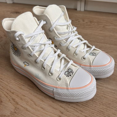 Converse Chuck Taylor Lift Hi