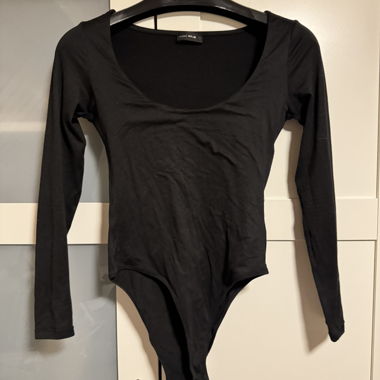Black Long-Sleeve Body