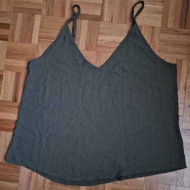 Olive green Shein top /Olive green Shein top 