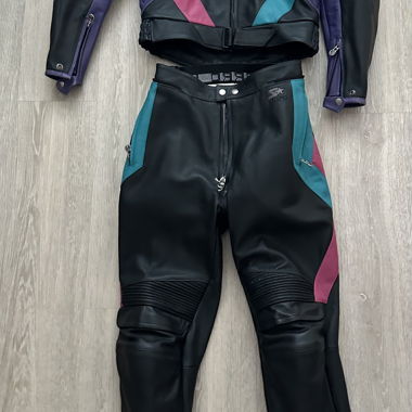 Combinaison moto en cuir