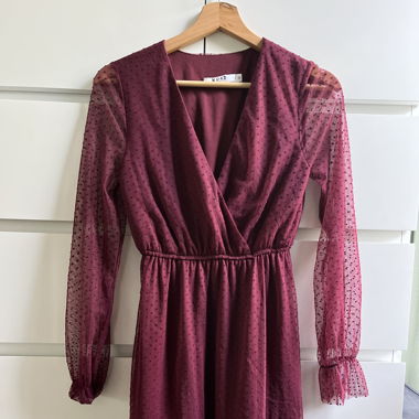 Langärmliges Kleid