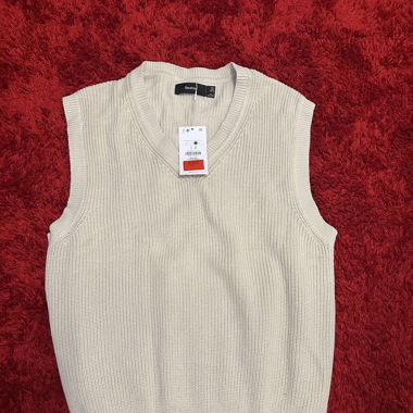 Beiger ärmelloser Pullover