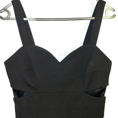 Top nero senza maniche con zip