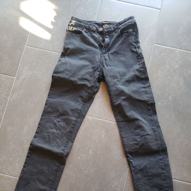 Schwarze Jeanshose