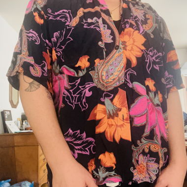 Chemise fleurie noire