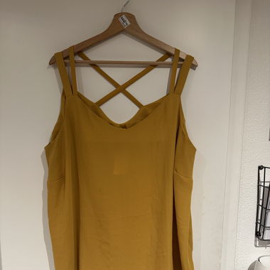 Top jaune