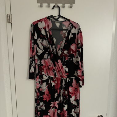 Blumenmuster Kleid