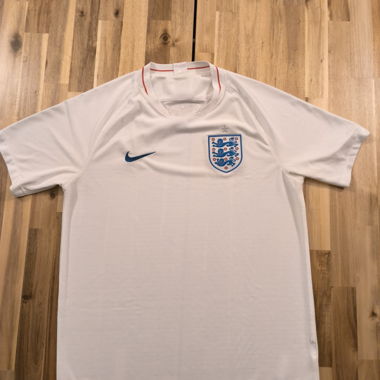 England football jersey size L like new