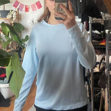 Hellblaues Nike Langarmshirt