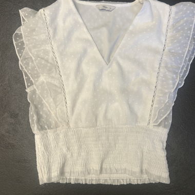 Weisses Ruffle-Top
