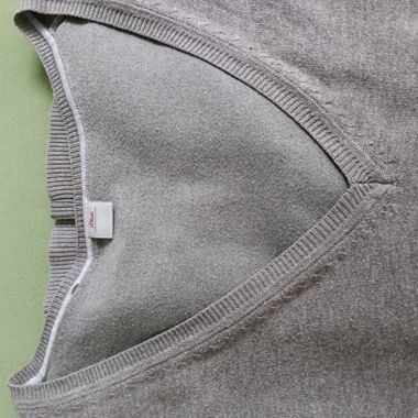 Pull gris col V