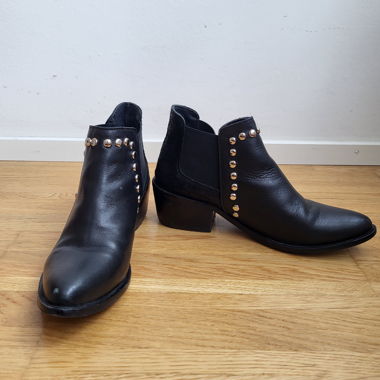 Woman's Boots