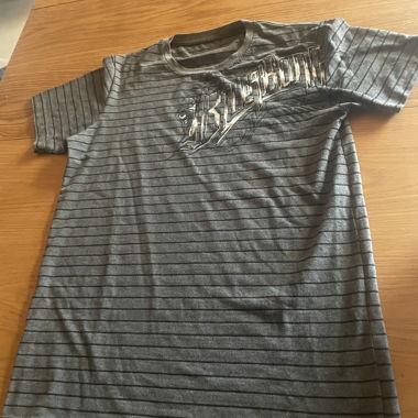 Grey striped band tee