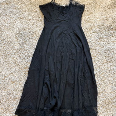 Abito Nero in Pizzo