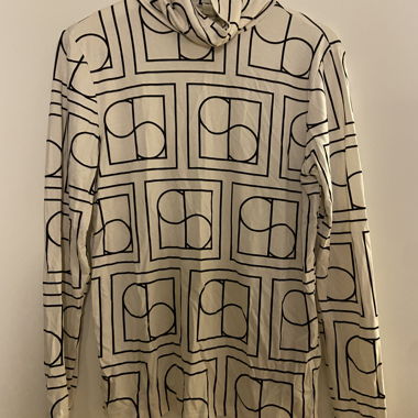 Turtleneck long-sleeve shirt