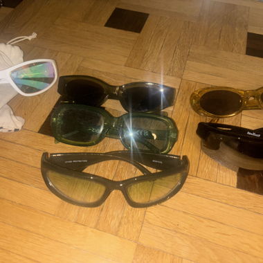 Lot de lunettes de soleil